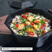 Load image into Gallery viewer, Mommy's Pot 21cm Cast-Iron Traditional Pot Non-Stick Pre-Seasoned