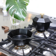 Load image into Gallery viewer, Mommy's Pot 21cm Cast-Iron Traditional Pot Non-Stick Pre-Seasoned
